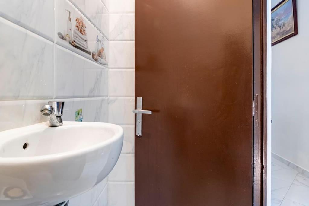 Appartement Chaleureux Et Calme, Parking, Jardin Agadir Exteriör bild